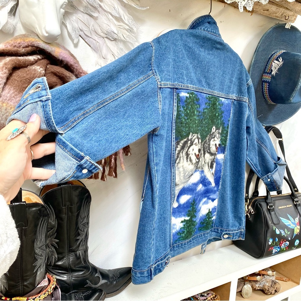 Upcycled WOLF wildlife jean boho jacket w southwestern country vibe - Picture 6 of 12